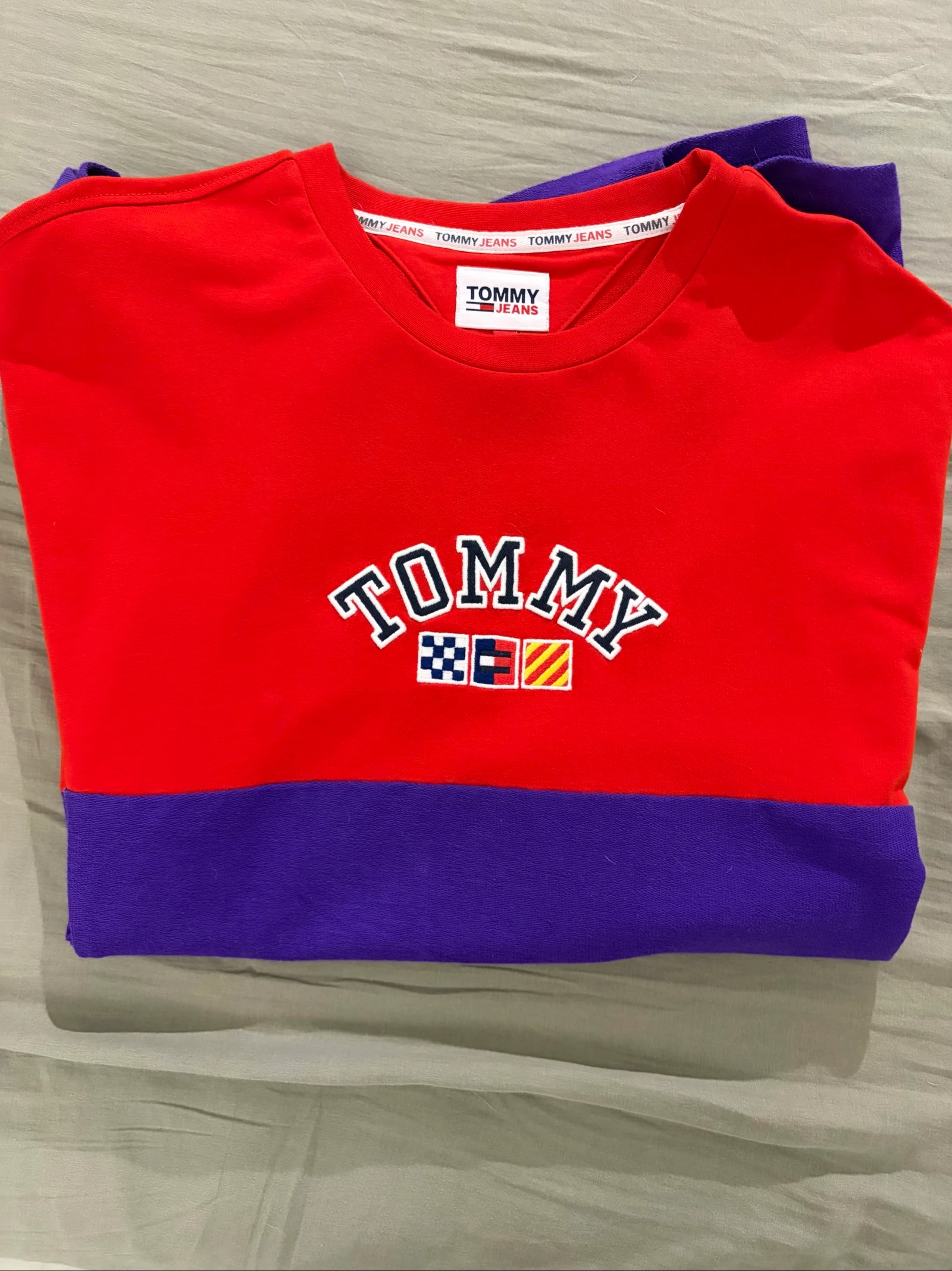 Camiseta oversize Tommy Jeans Color Block (Talla M) – photo 2